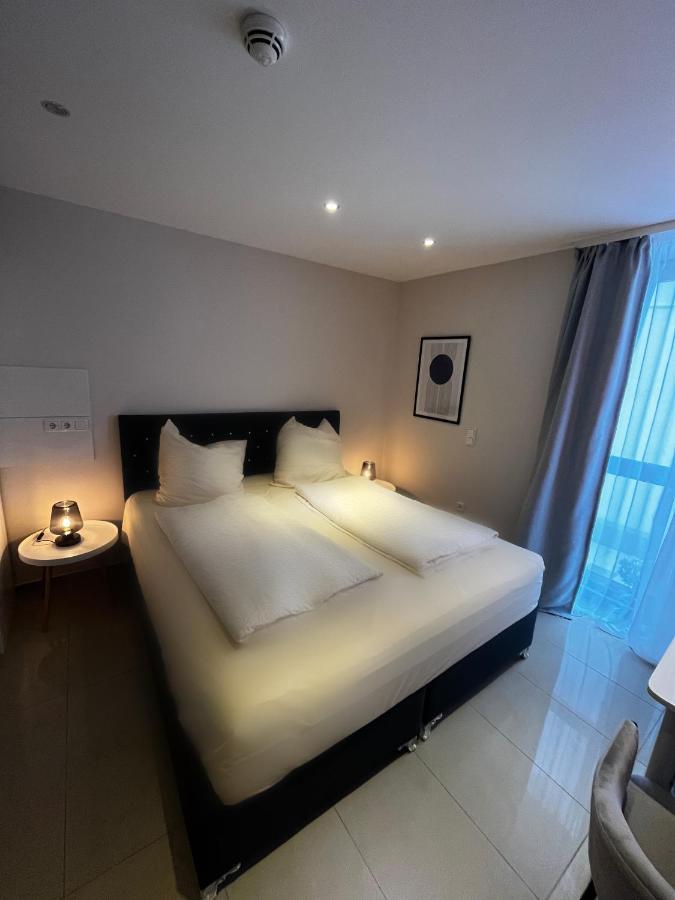 Standard Zimmer mit Kingsize-Bett